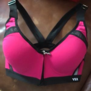 Victoria Secret Sports Bra 32D